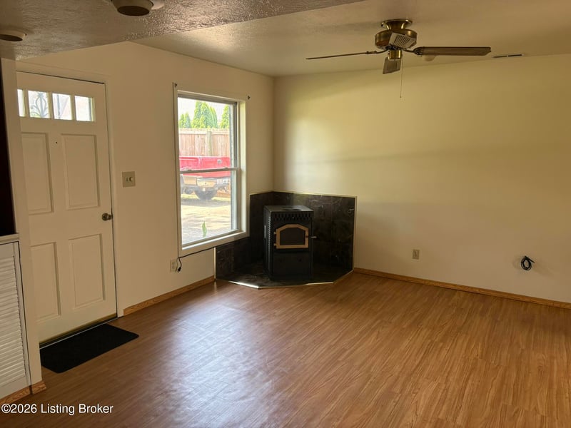 9801 Chambers Ct, Jeffersontown, KY 40299