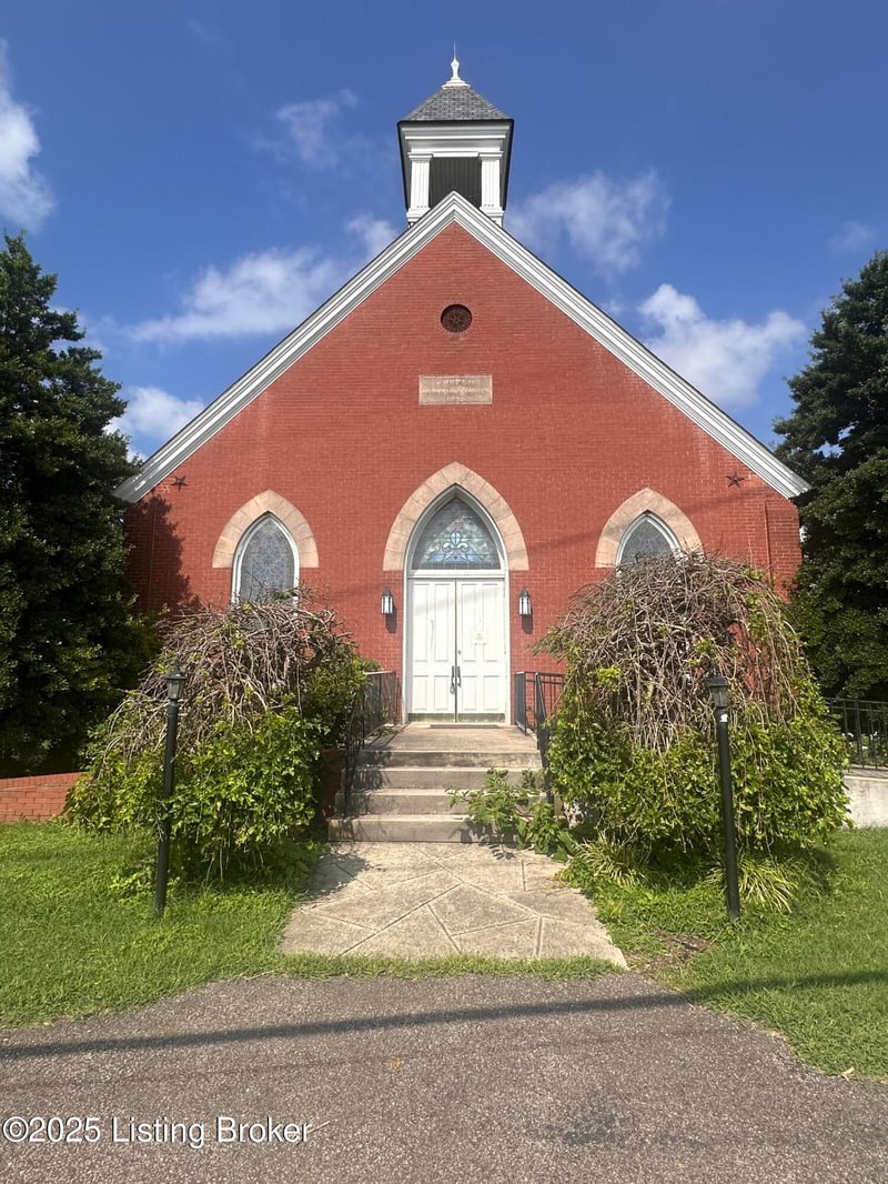 9801 Cooper Church Dr, Louisville, KY 40229