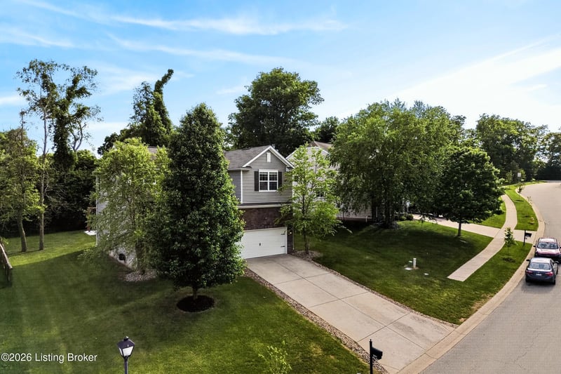 9804 Creek View Estates Dr, Louisville, KY 40291