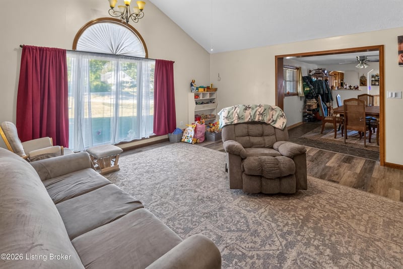 9804 Keys Ferry Rd, Louisville, KY 40118