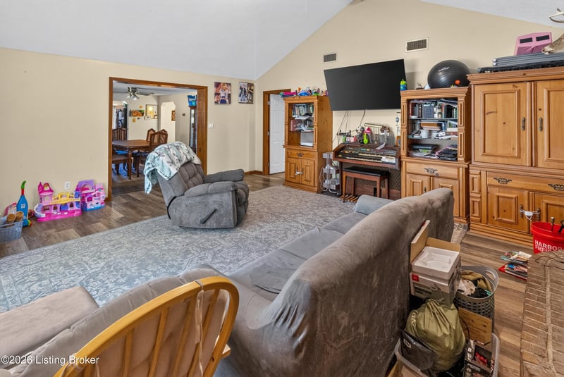 9804 Keys Ferry Rd, Louisville, KY 40118