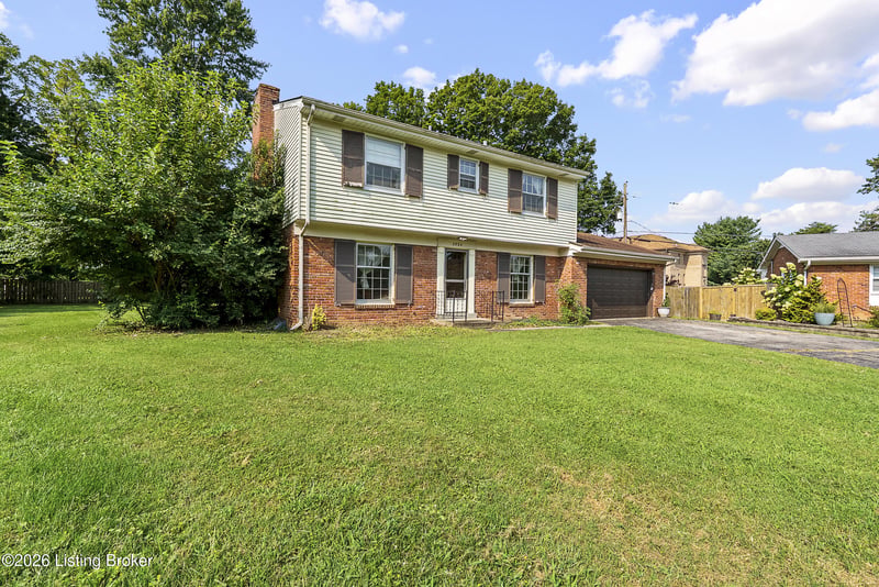 9804 Wildwood Ct, Louisville, KY 40223