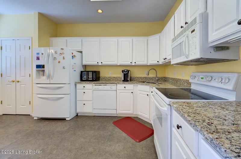 9806 Newquay Cir, Louisville, KY 40241