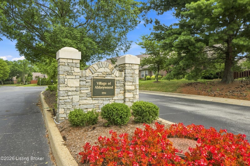 9808 Abbeywood Village Way, Louisville, KY 40241
