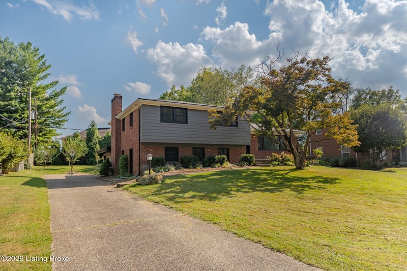 9812 Longwood Cir, Louisville, KY 40223