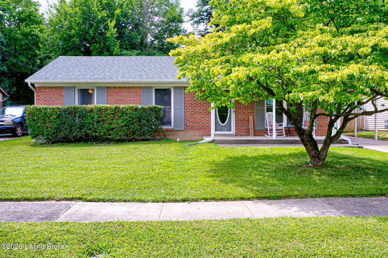 9814 Turnpike View Dr, Louisville, KY 40229