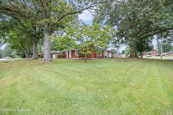 9817 Northridge Dr, Louisville, KY 40272