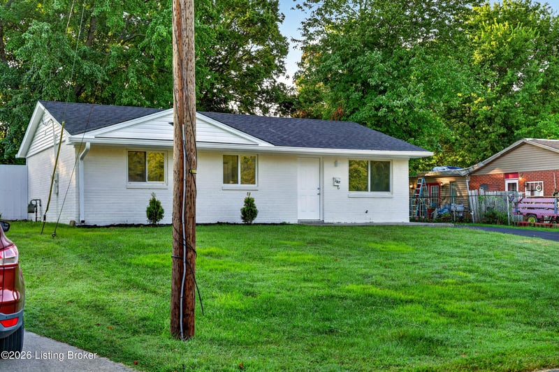 9817 Saturn Dr, Louisville, KY 40229