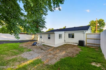 9817 Saturn Dr, Louisville, KY 40229
