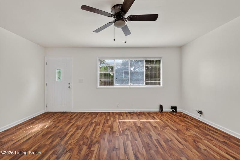 9821 East Ave, Louisville, KY 40272