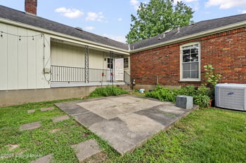 9829 Meadow Vale Dr, Louisville, KY 40242