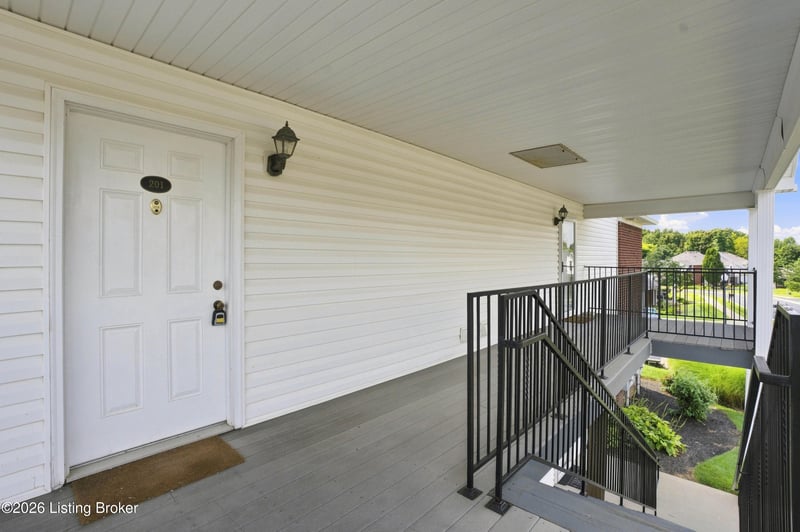 9900 Lindsey Springs Way #201, Louisville, KY 40291