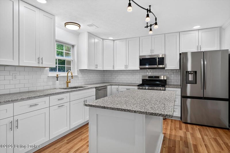 9903 Legacy Ct, Louisville, KY 40291