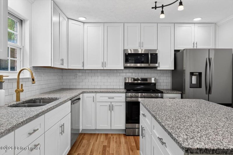 9903 Legacy Ct, Louisville, KY 40291