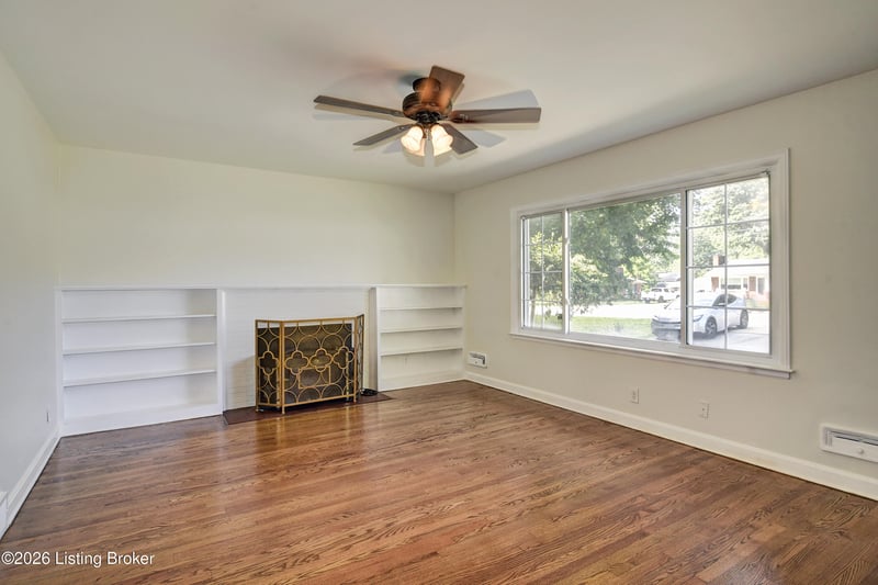 9903 Stonestreet Rd, Louisville, KY 40272