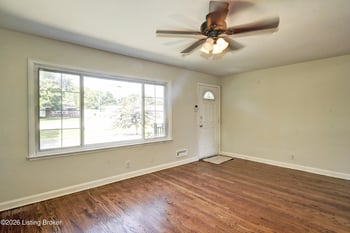 9903 Stonestreet Rd, Louisville, KY 40272