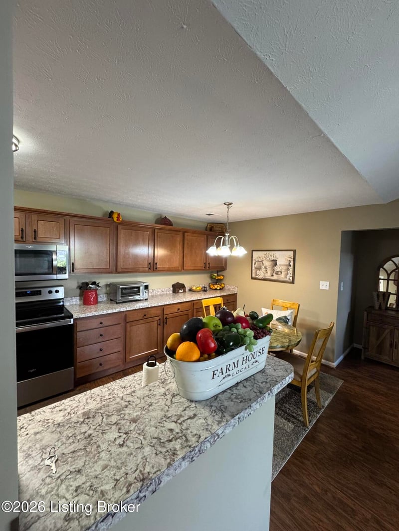 9903 Whitney Springs Way #201, Louisville, KY 40291