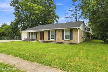 9904 Phoenix Trl, Louisville, KY 40223