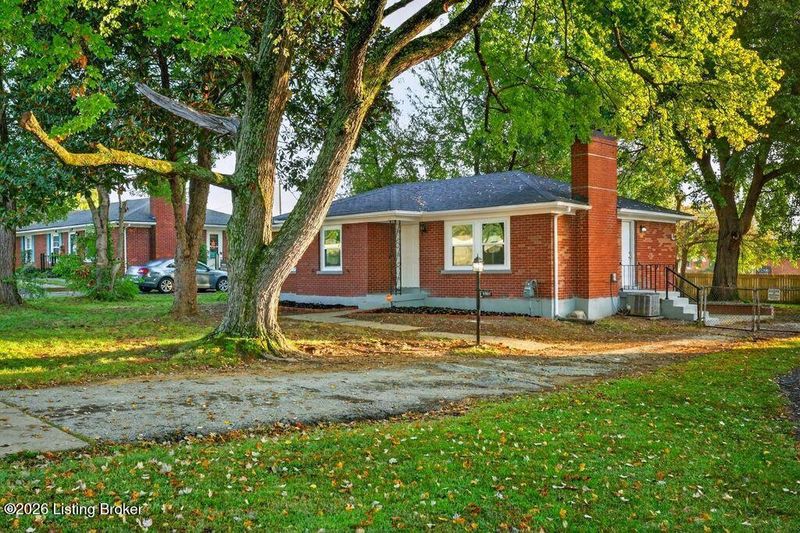 9905 Stonestreet Rd, Louisville, KY 40272