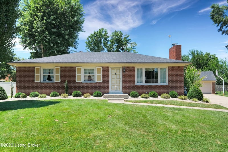 9910 Fireside Dr, Louisville, KY 40272