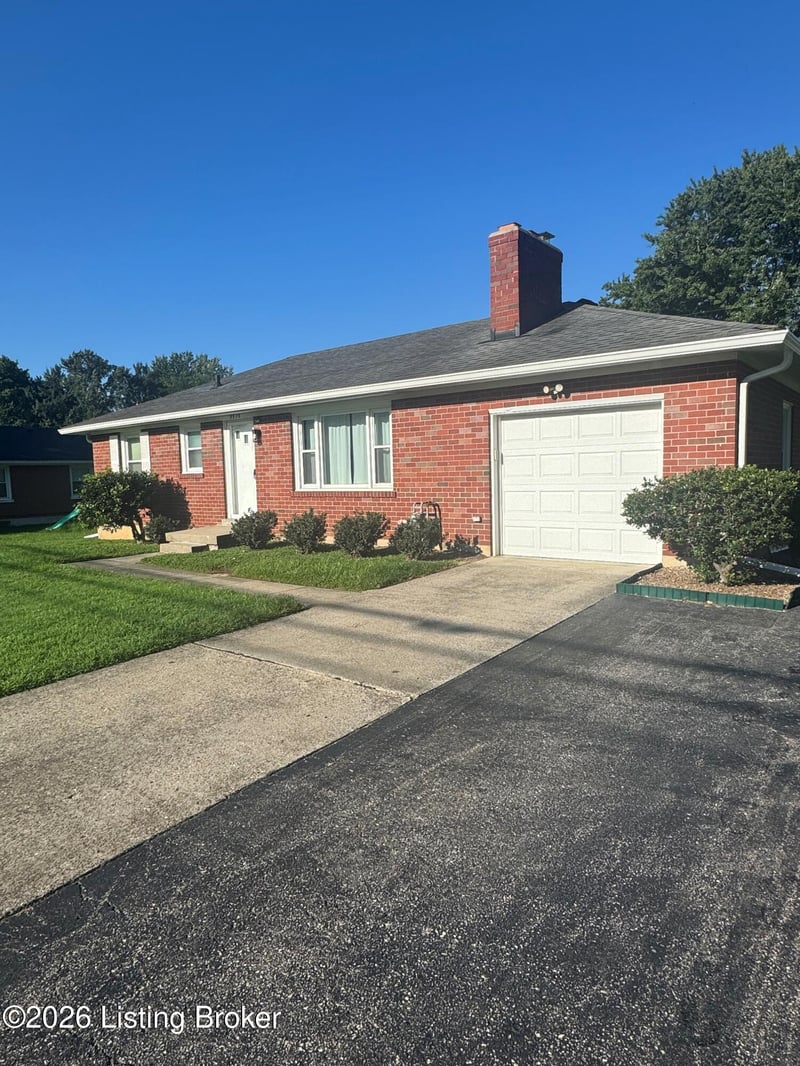 9910 Stonestreet Rd, Louisville, KY 40272