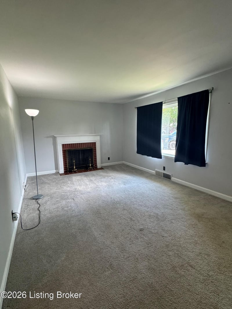 9910 Stonestreet Rd, Louisville, KY 40272