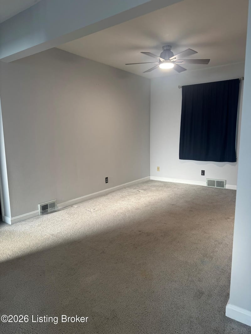 9910 Stonestreet Rd, Louisville, KY 40272