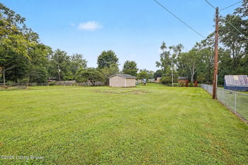 9913 Vega Ln, Louisville, KY 40272