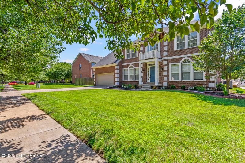 9915 White Blossom Blvd, Louisville, KY 40241