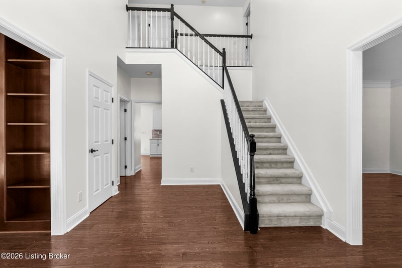 9915 White Blossom Blvd, Louisville, KY 40241