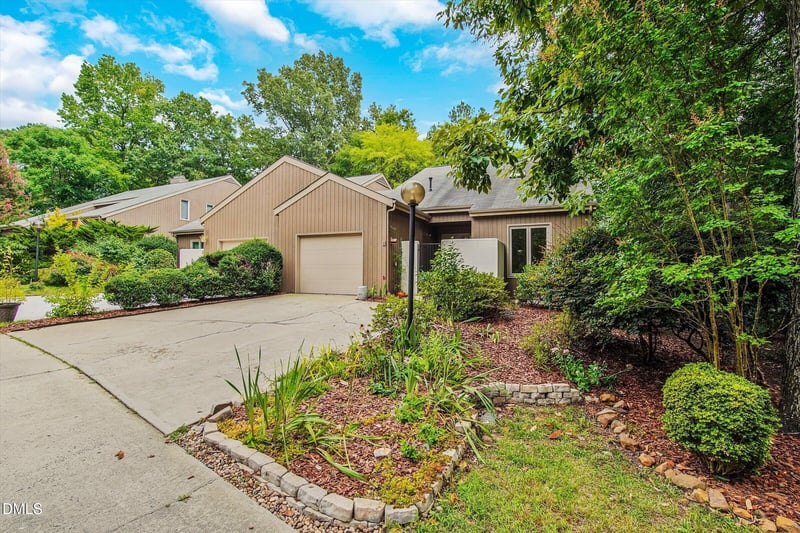 1 Ellsworth Ct, Chapel Hill, NC 27517
