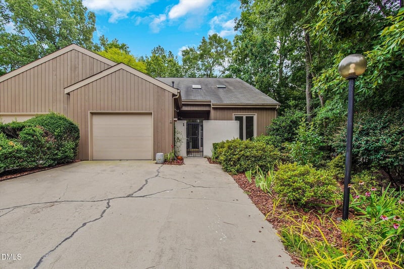 1 Ellsworth Ct, Chapel Hill, NC 27517