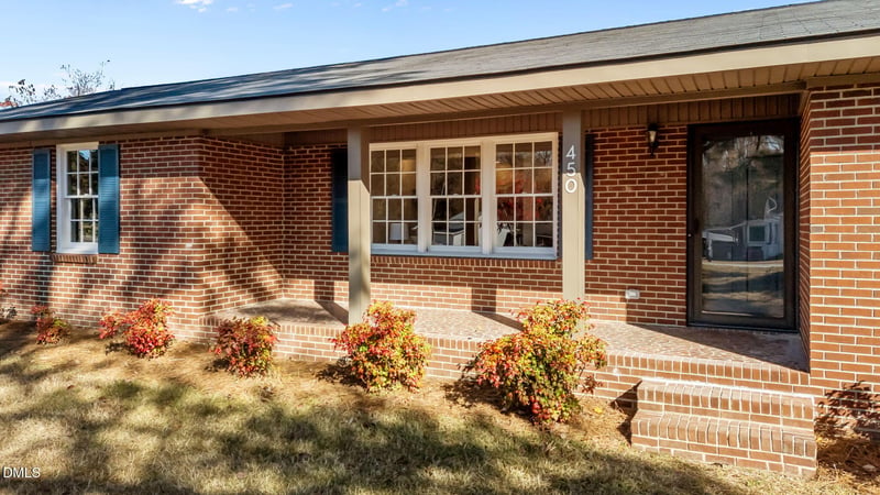 10 Alease Dr, Zebulon, NC 27597