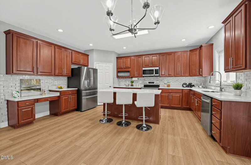 100 Drakeshire Ct, Morrisville, NC 27560