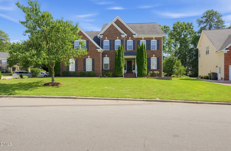 100 Drakeshire Ct, Morrisville, NC 27560