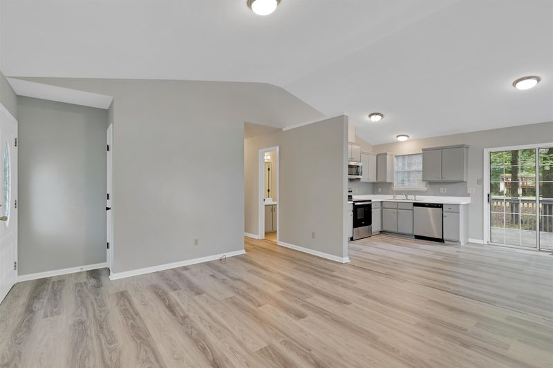 100 Eason Ct, Youngsville, NC 27596