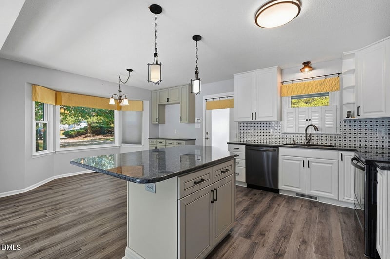 100 Farmington Dr, Clayton, NC 27520