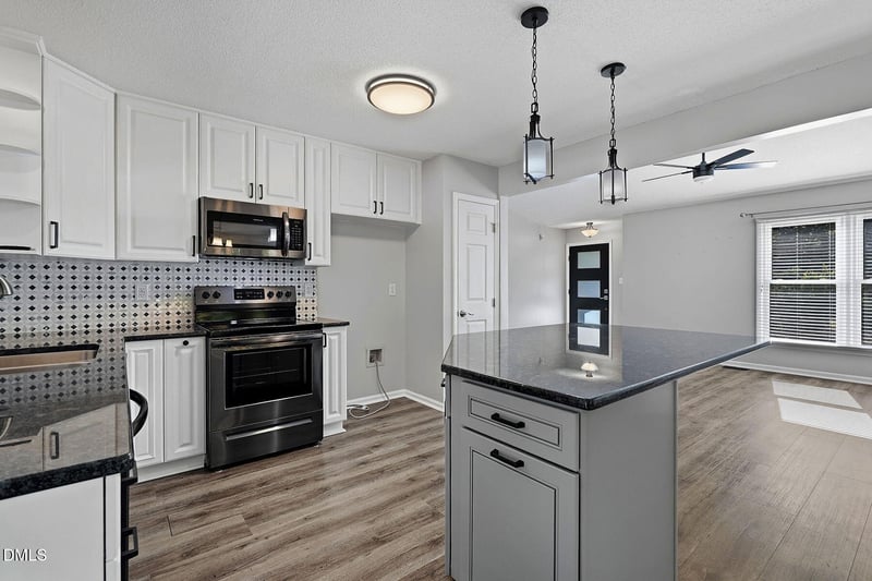 100 Farmington Dr, Clayton, NC 27520