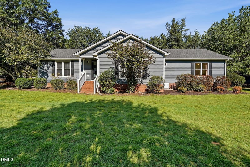 100 Farmington Dr, Clayton, NC 27520