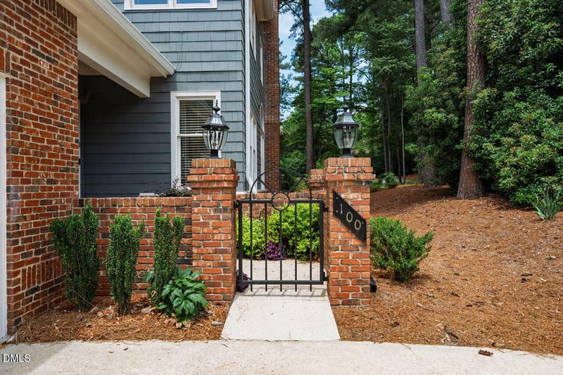 100 Greensview Dr, Cary, NC 27518