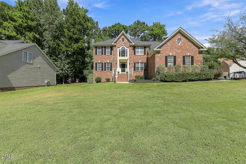 100 Hemingford Grey Ct, Cary, NC 27518