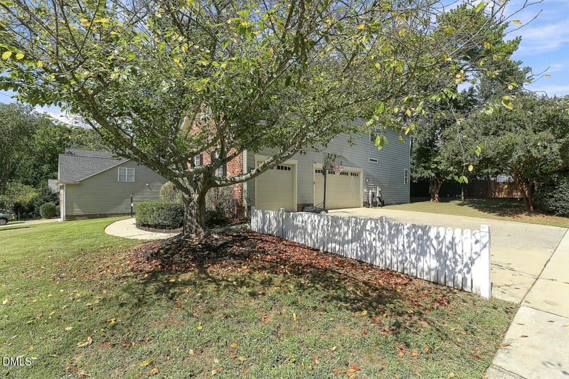 100 Hemingford Grey Ct, Cary, NC 27518