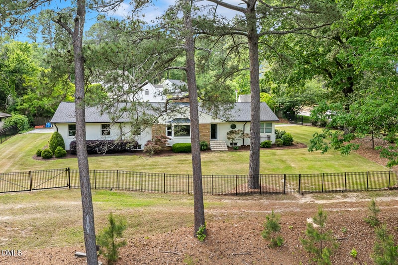 100 W Lakeside Dr, Fuquay Varina, NC 27526