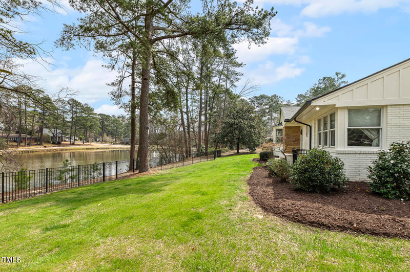 100 W Lakeside Dr, Fuquay Varina, NC 27526