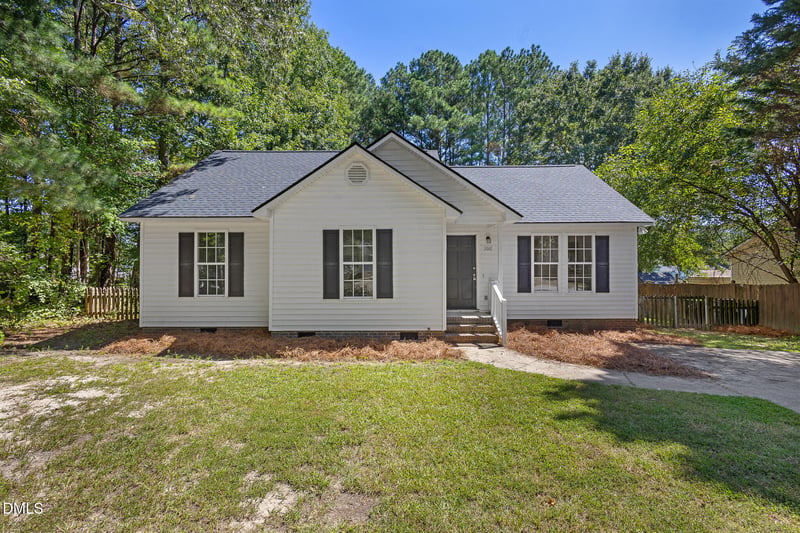 100 Southland Dr, Zebulon, NC 27597
