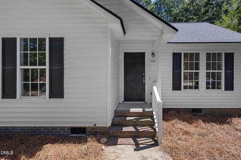 100 Southland Dr, Zebulon, NC 27597