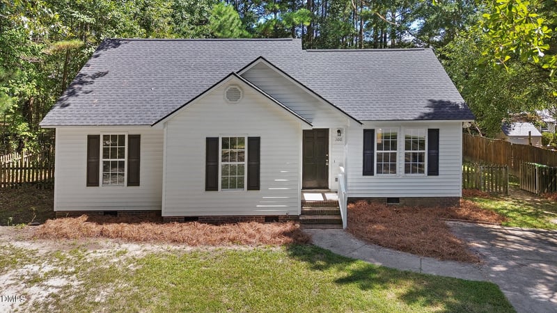 100 Southland Dr, Zebulon, NC 27597