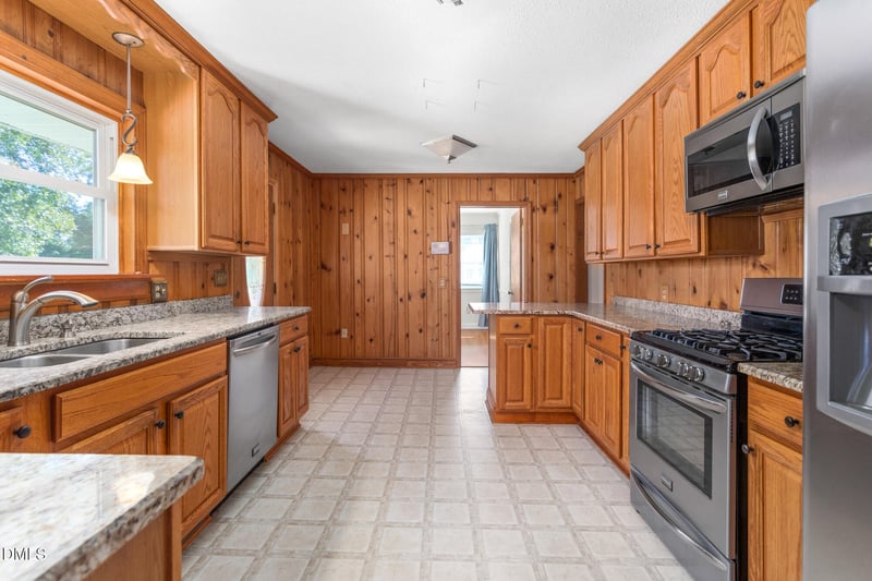 1000 Hanford Rd, Graham, NC 27253