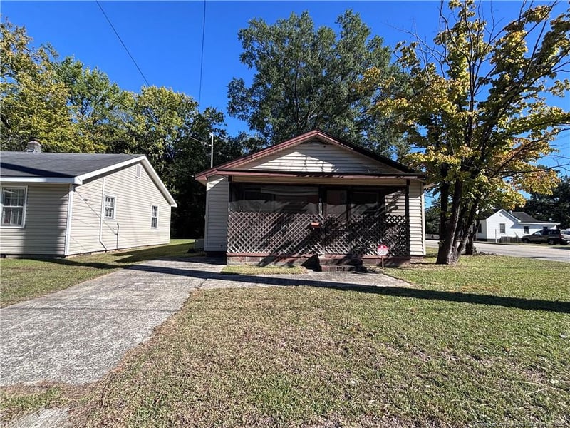 1000 N King Ave, Dunn, NC 28334