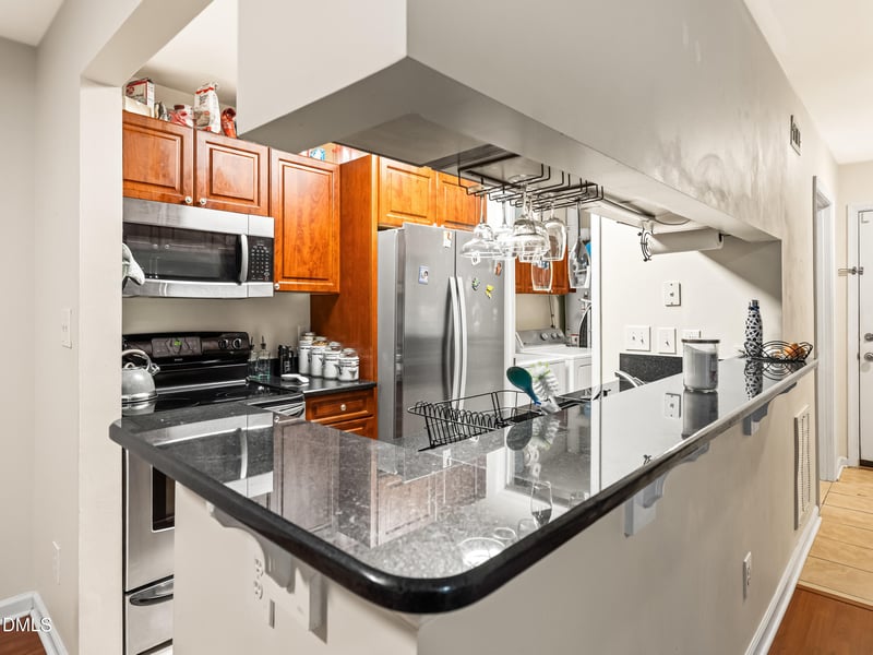 1001 Kingswood Dr #J, Chapel Hill, NC 27517